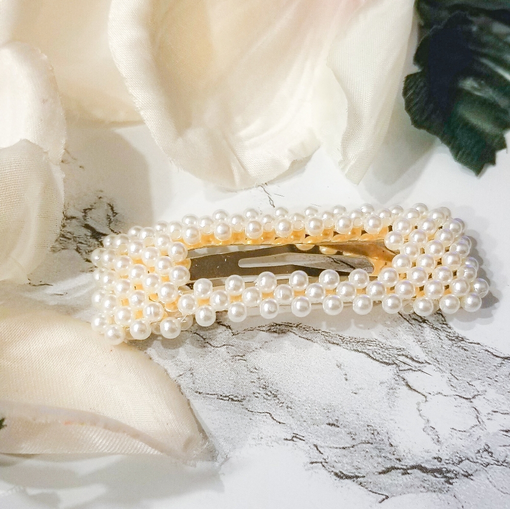 Pearl Hair Barrette